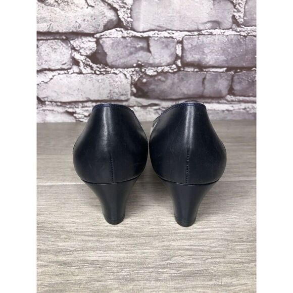 Salvatore Ferragamo Navy & White Cap Toe VTG Pumps Heels Women’s Sz 5B US/35.5EU - Picture 4 of 16